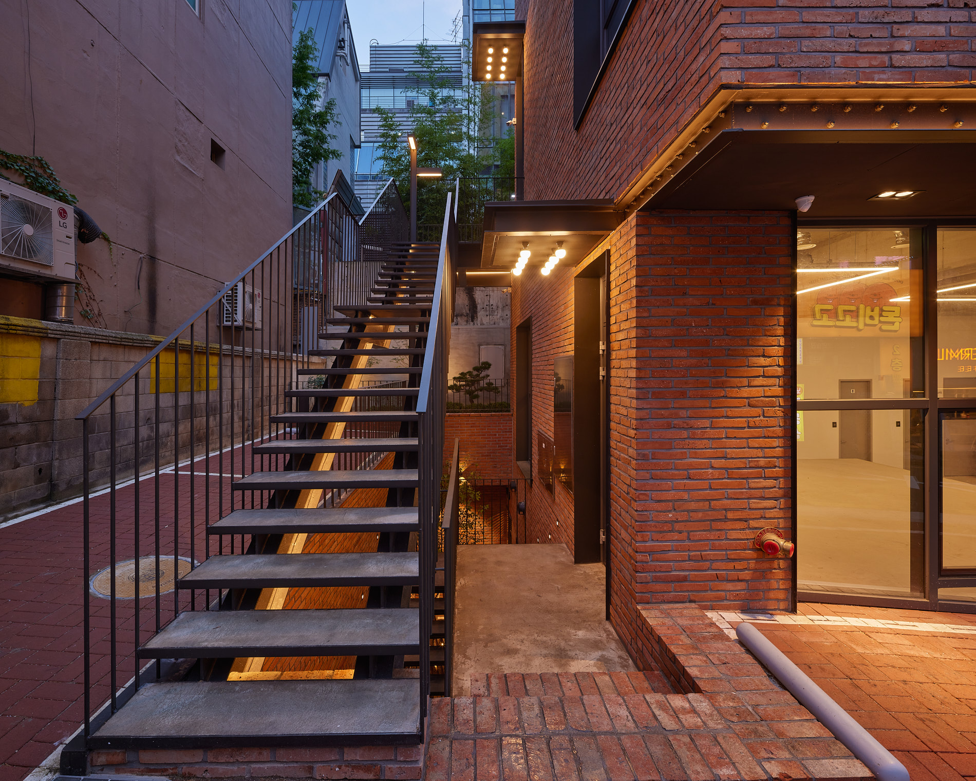 OOA yeoksamdong 813-32(web)